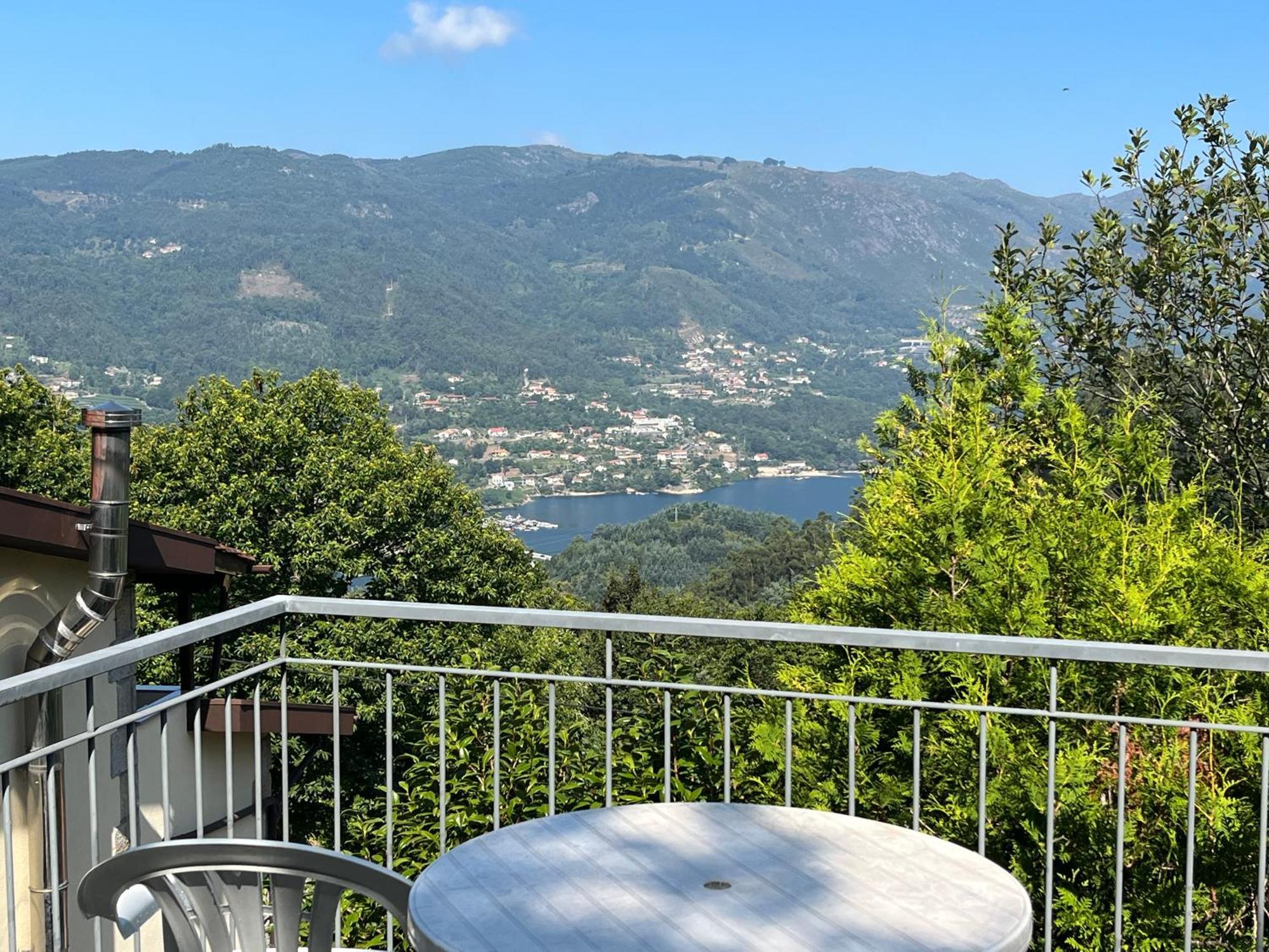 Casa De Casarelhos - Vistas Rio, Campo E Montanha - Lareira Apartment Vườn quốc gia Peneda-Gerês Ngoại thất bức ảnh