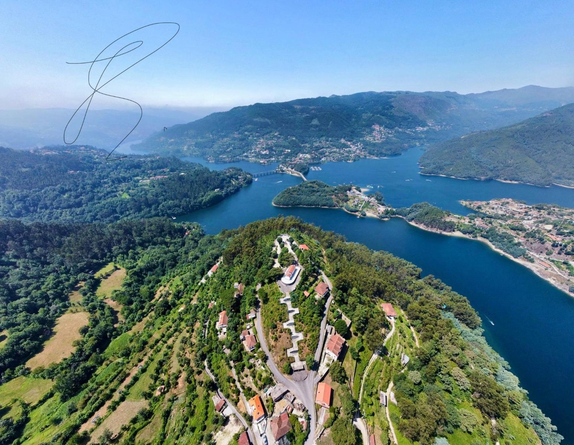 Casa De Casarelhos - Vistas Rio, Campo E Montanha - Lareira Apartment Vườn quốc gia Peneda-Gerês Ngoại thất bức ảnh