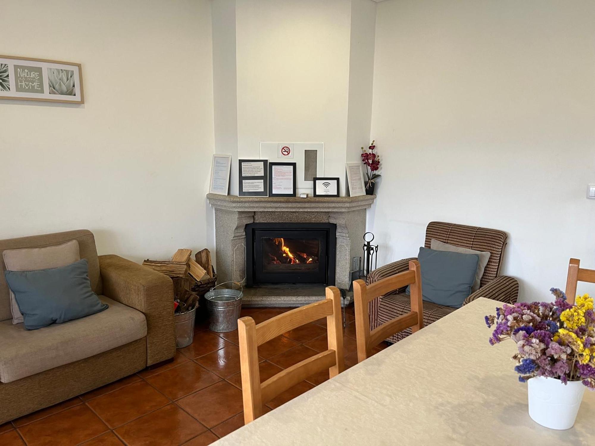 Casa De Casarelhos - Vistas Rio, Campo E Montanha - Lareira Apartment Vườn quốc gia Peneda-Gerês Ngoại thất bức ảnh